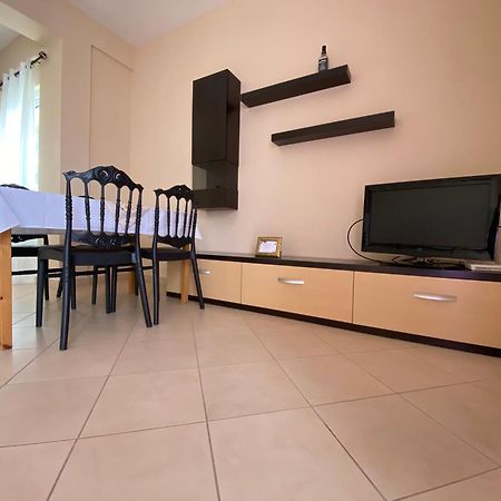 L.T. Apartment 5Th Street Sarande Bagian luar foto