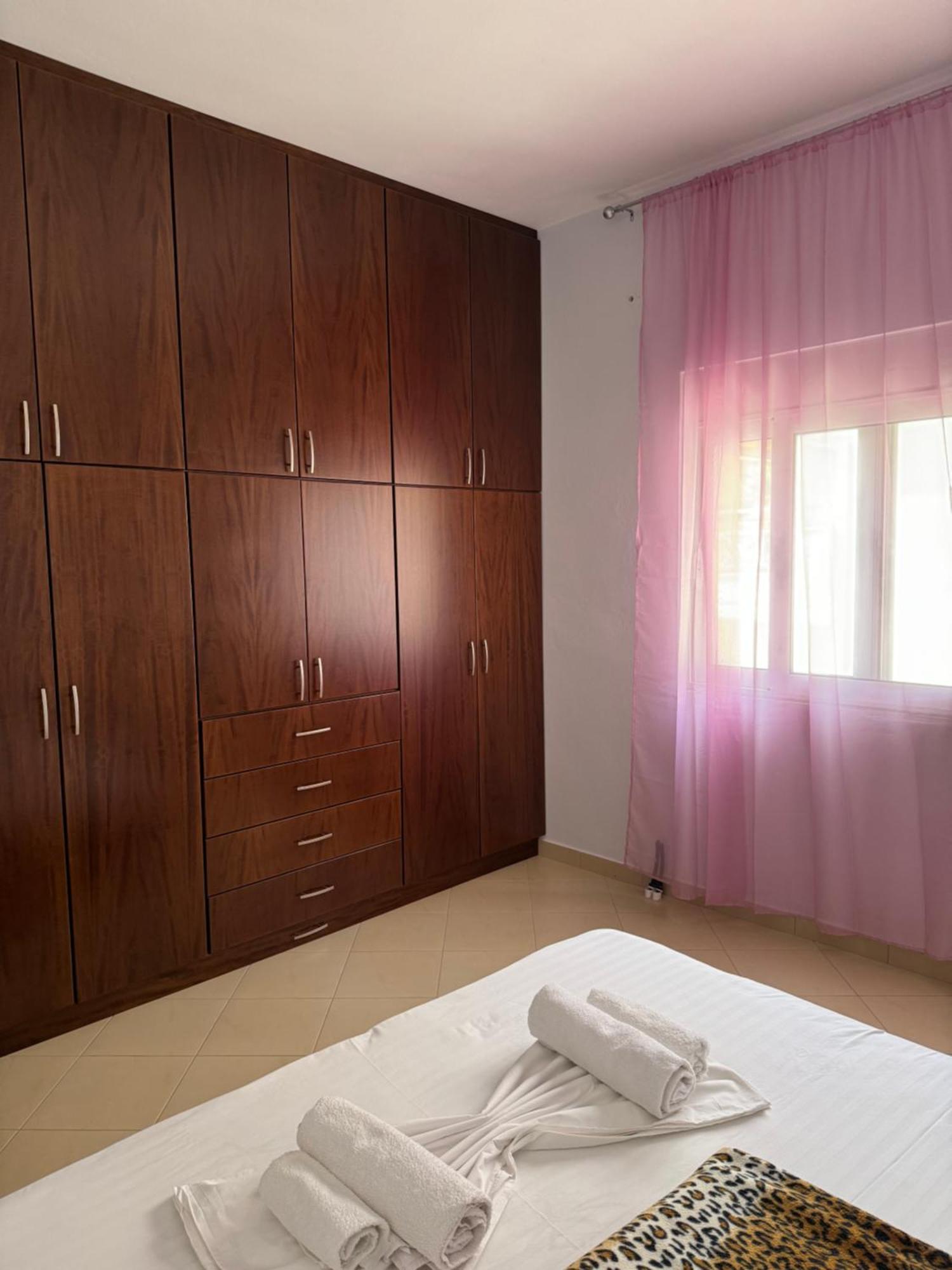 L.T. Apartment 5Th Street Sarande Bagian luar foto